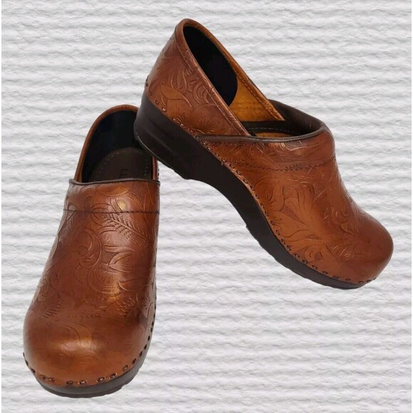L.L. Bean Brown Embossed Leather Clogs - Picture 1 of 10